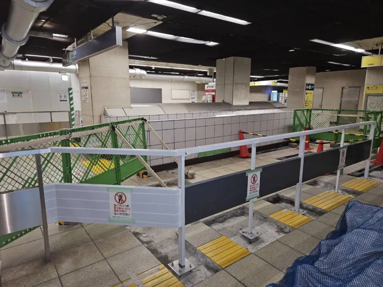 進入防止用ステンレス手摺柵